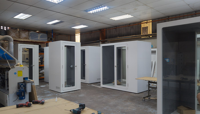 700X400 - PHONEBOOTH_0000s_0001_PXL_20230906_060030130